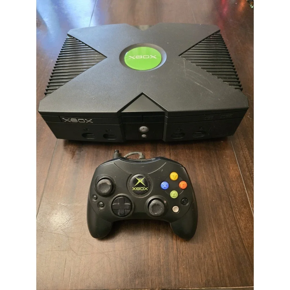 Original Microsoft XBOX - 1 Controller + All Cords Included + 1 Game